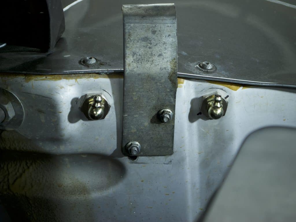 Remote Greasing for Kingpins Wolf Performance