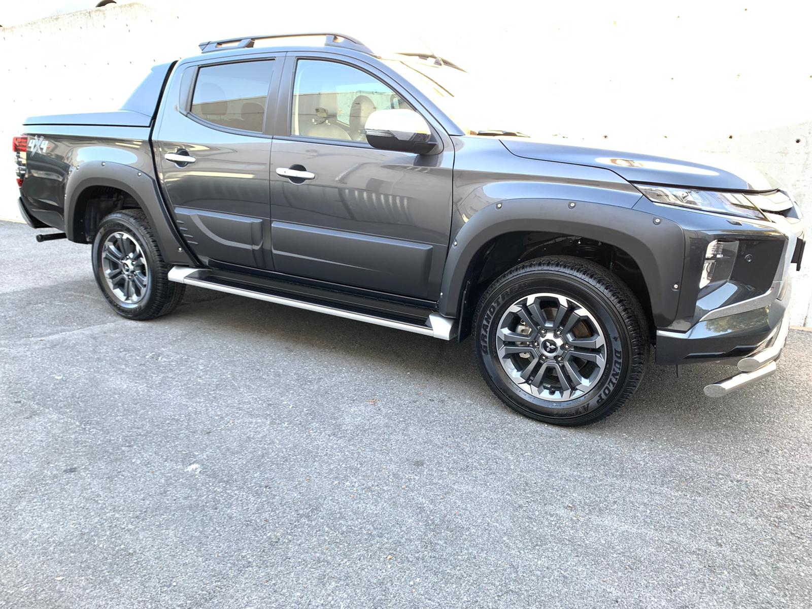 L200 TRITON 2019 ONWARD FENDER FLARES Wolfrace Wheels