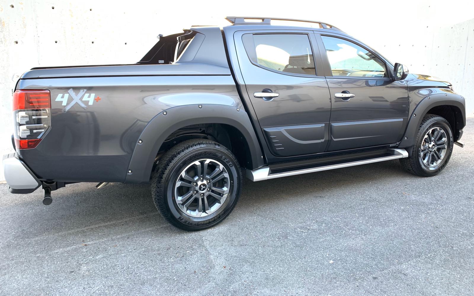 L200 TRITON 2019 ONWARD FENDER FLARES Wolfrace Wheels