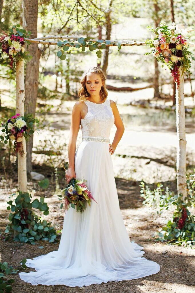 10 of the Best Bridal Boutiques in California Woman Getting Married