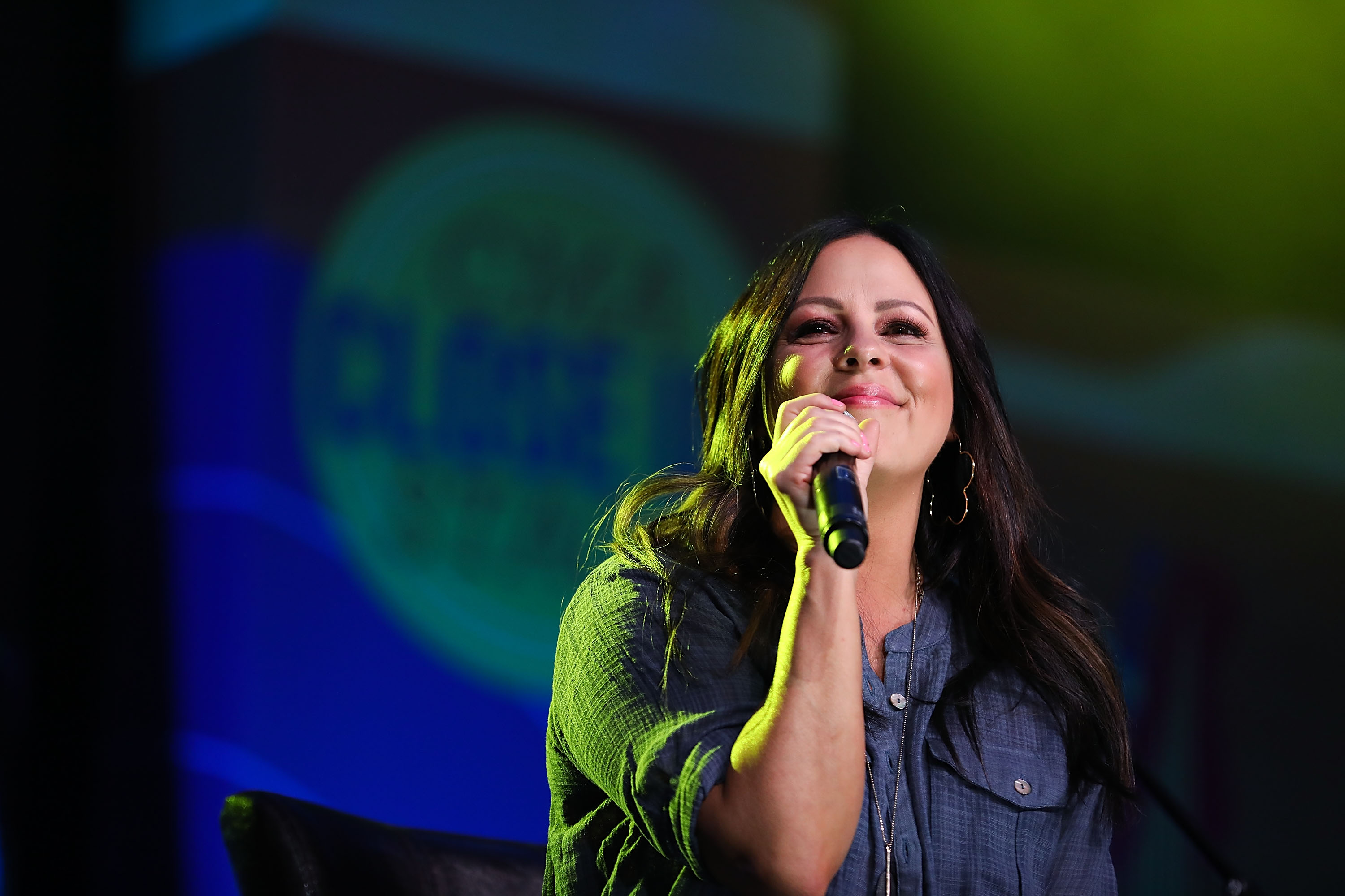 6 Tips for Real Joy From Sara Evans Woman's World