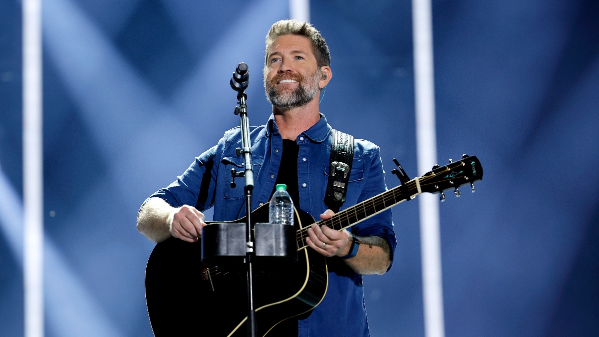 Josh Turner Songs 11 Hits That Will Move Your Soul Woman's World