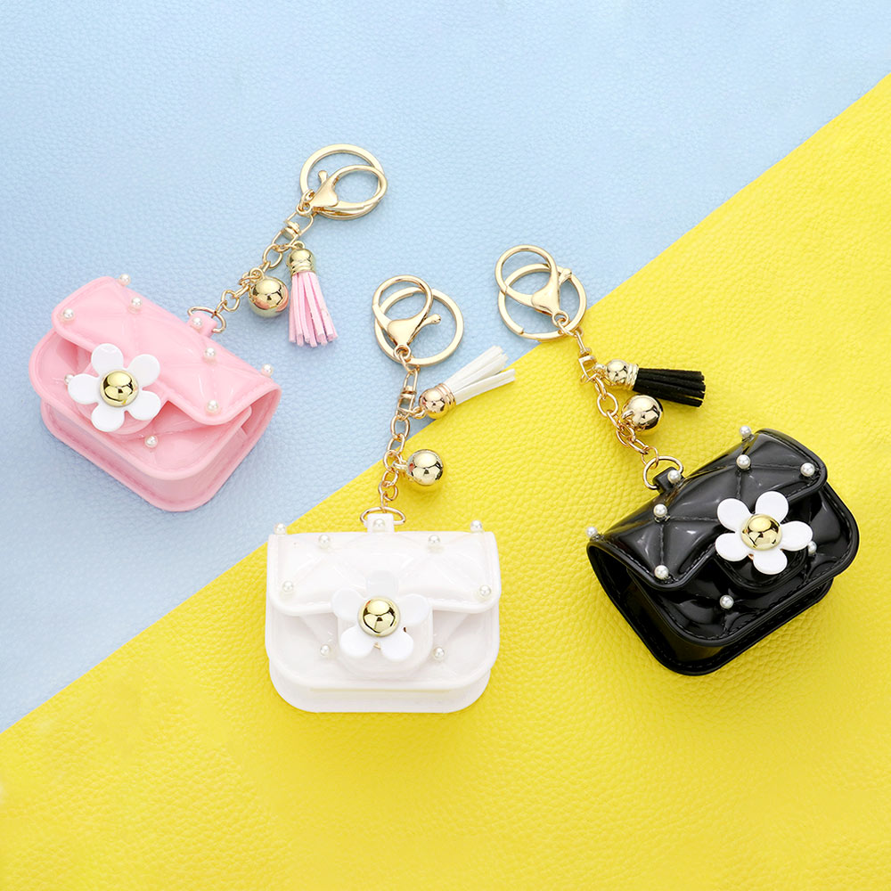 Daisy Flower Accented Pearl Embellished Bag Tassel Airpods Pro Case