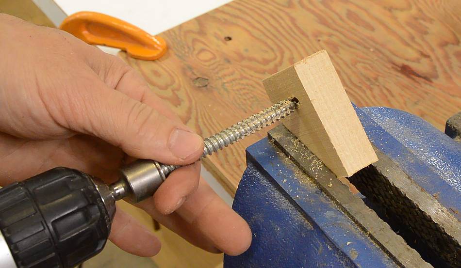 Making wood thread taps