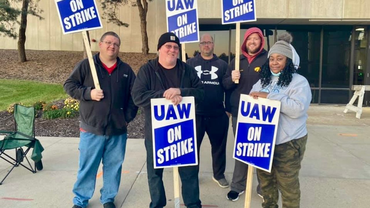 At John Deere, strike weapon works Workers World