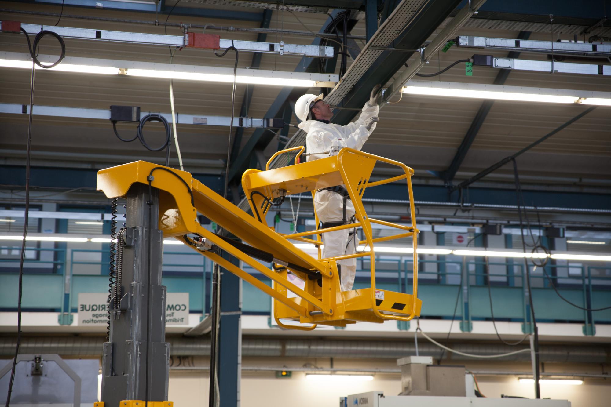 Vertical Platform Lifts Vertical Mast Lifts Working at Height