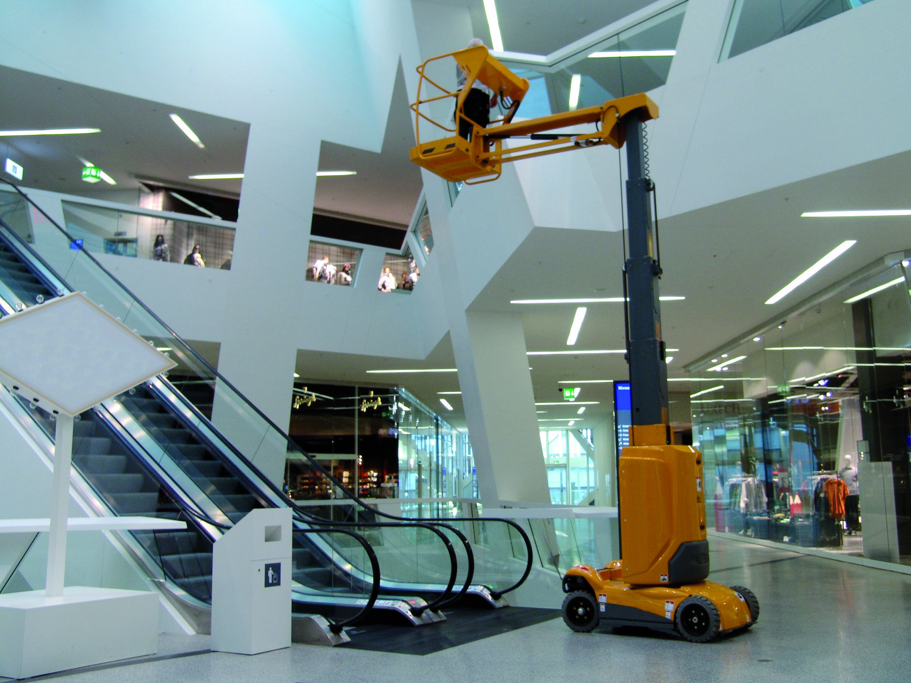 Vertical Platform Lifts Vertical Mast Lifts Working at Height