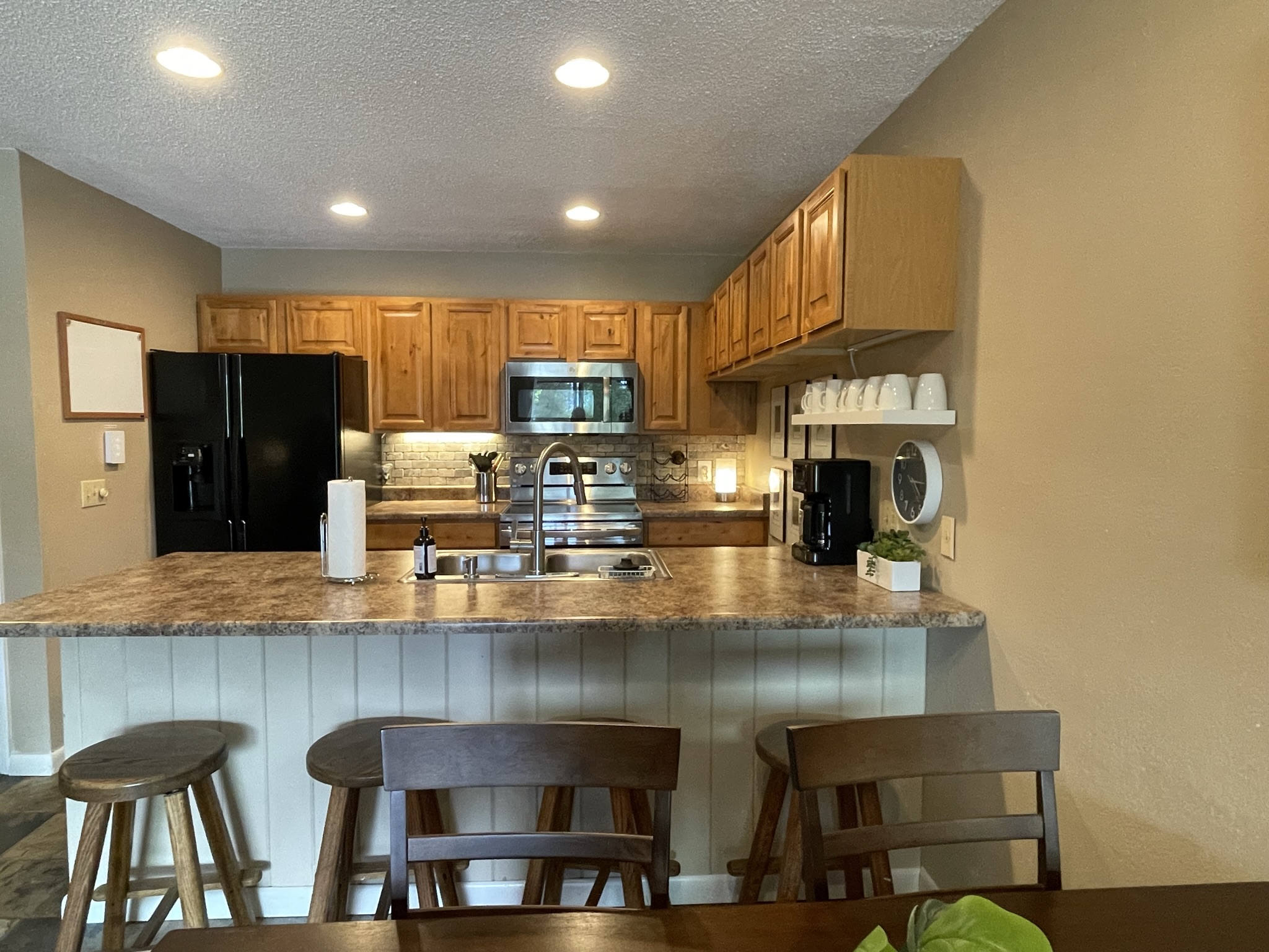 Spacious 3 Bedroom/3 Bath Condo available for rent in Fraser! Work In