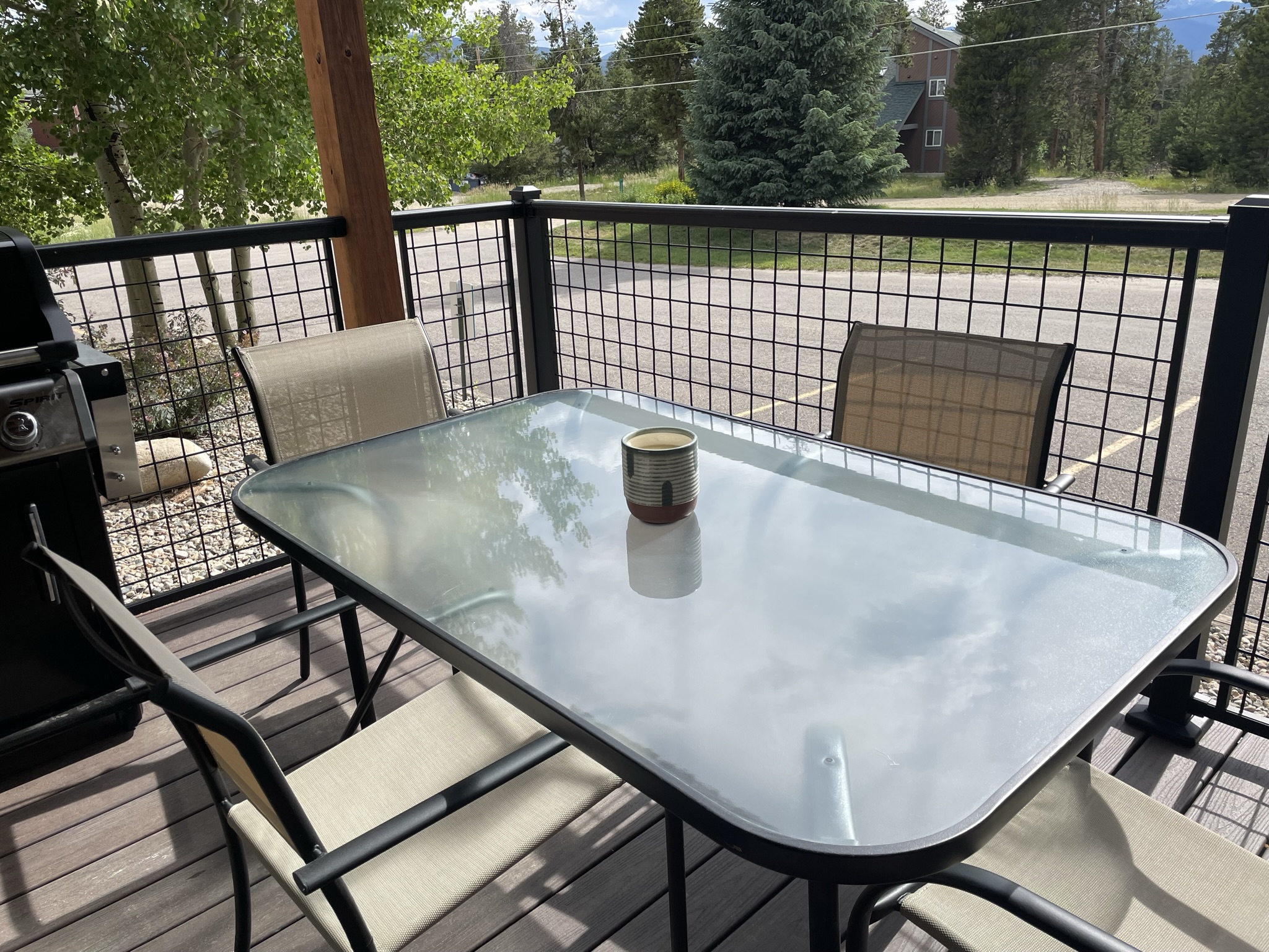 Spacious 3 Bedroom/3 Bath Condo available for rent in Fraser! Work In