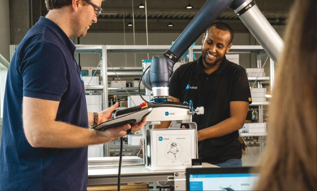 Collaborative Automation Powers Palletizing Tasks Workplace Material