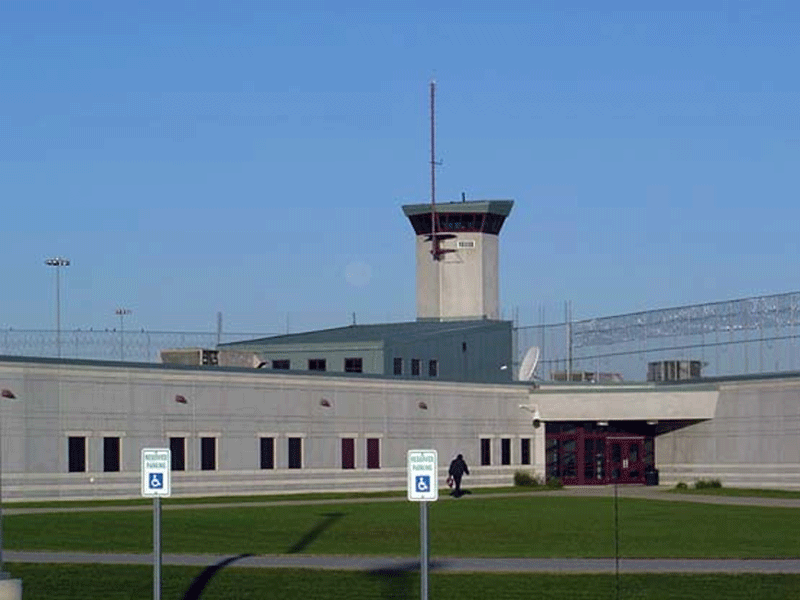 Inmate escapes from Indiana State Prison WOWO 1190 AM 107.5 FM
