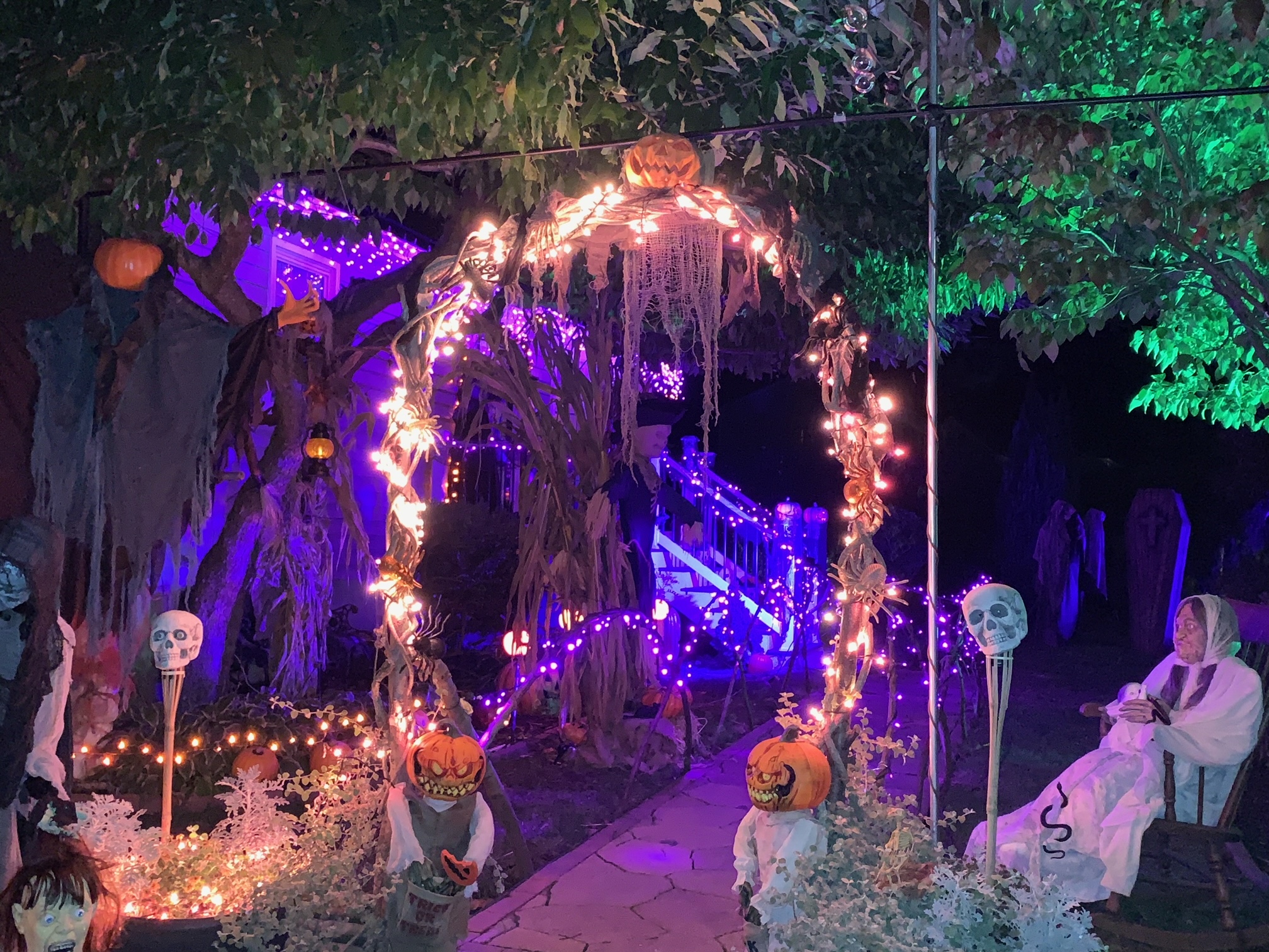 The best local Halloween displays of 2022 in RI, Mass.