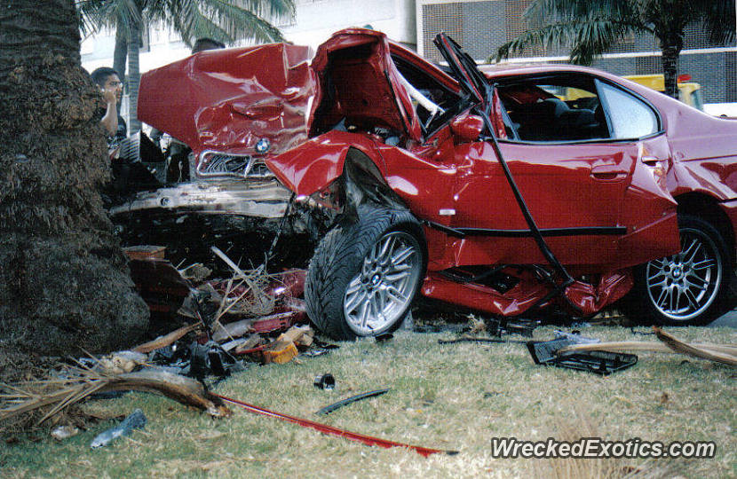 Driver Lost Control And Crashed Into a Palm Tree at 110