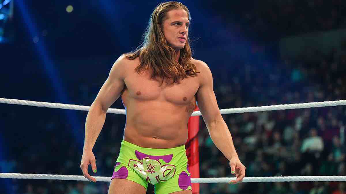 Former WWE Superstar Matt Riddle appeared drunk at JFK airport (VIDEO