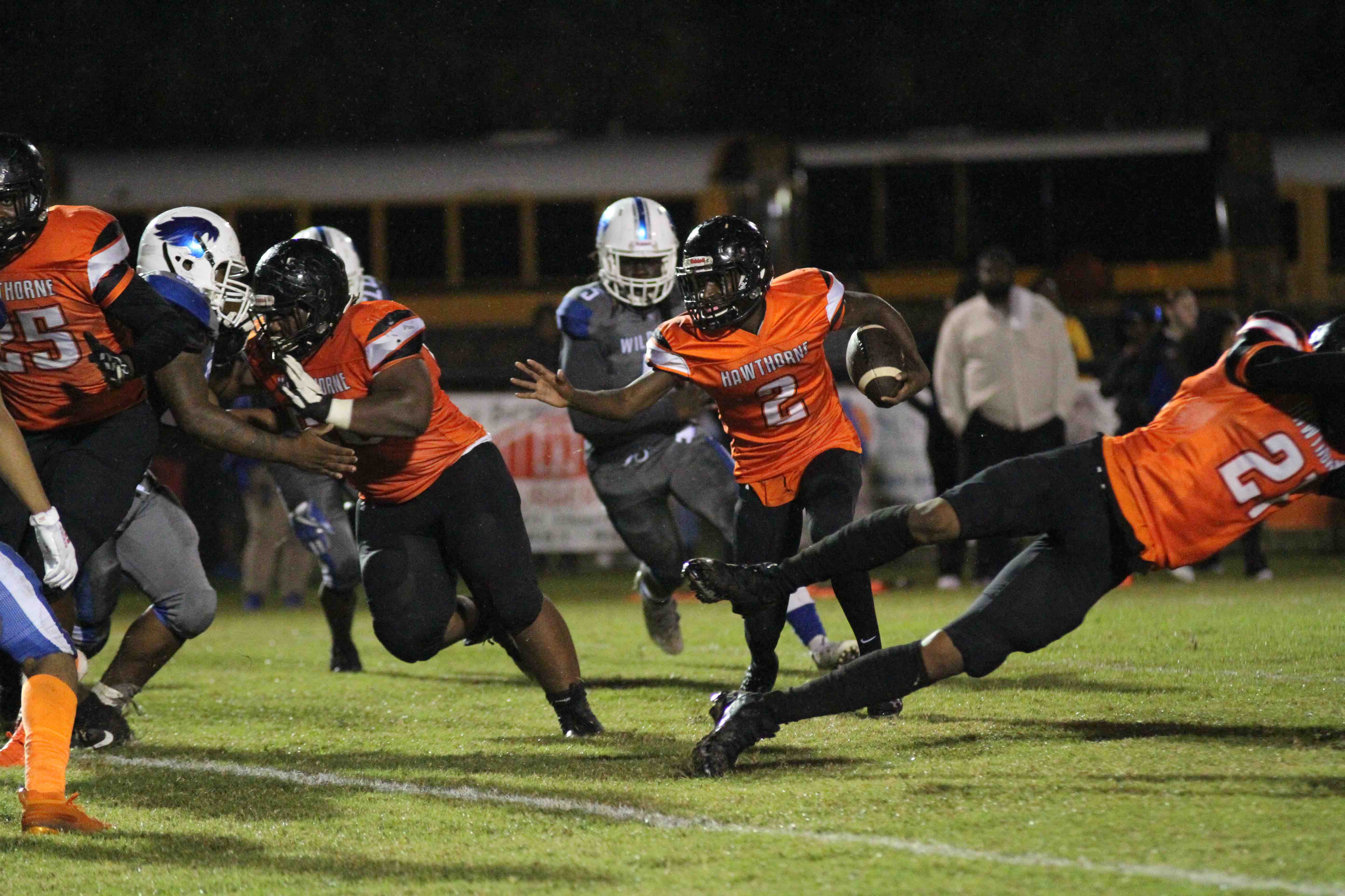 Hawthorne Football Defeats Wildwood 3721 in a Rainy Battle to Move on