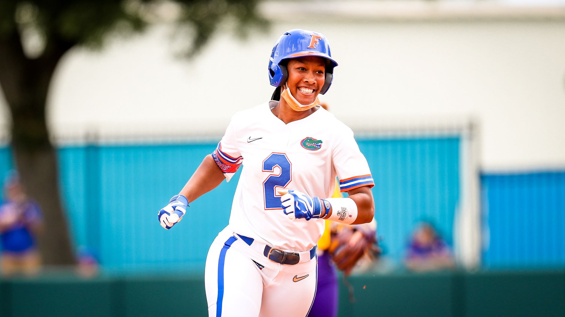 Lindsey, Hightower Power Gators Softball to Sweep ESPN 98.1 WRUF