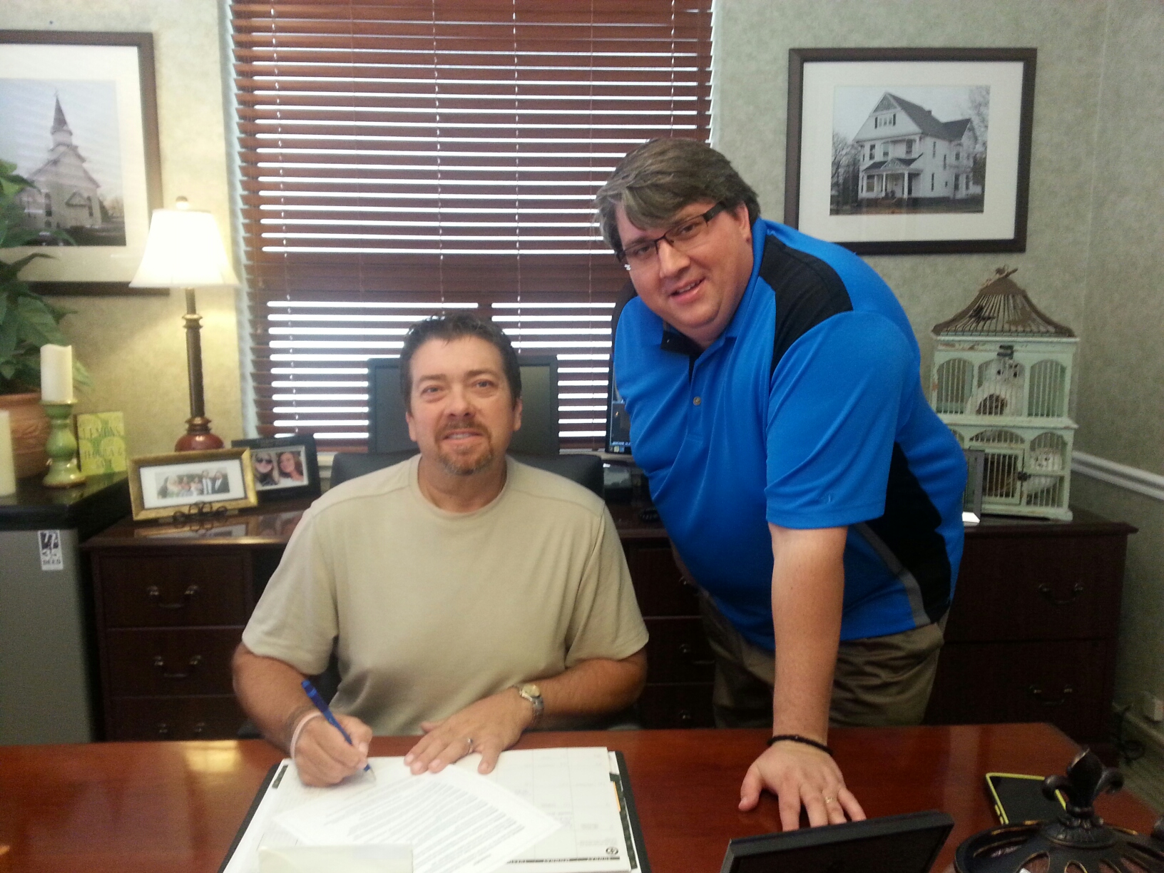 Mayor Pollard signs proclamation for Lawsuit Abuse Awareness Week WRULFM
