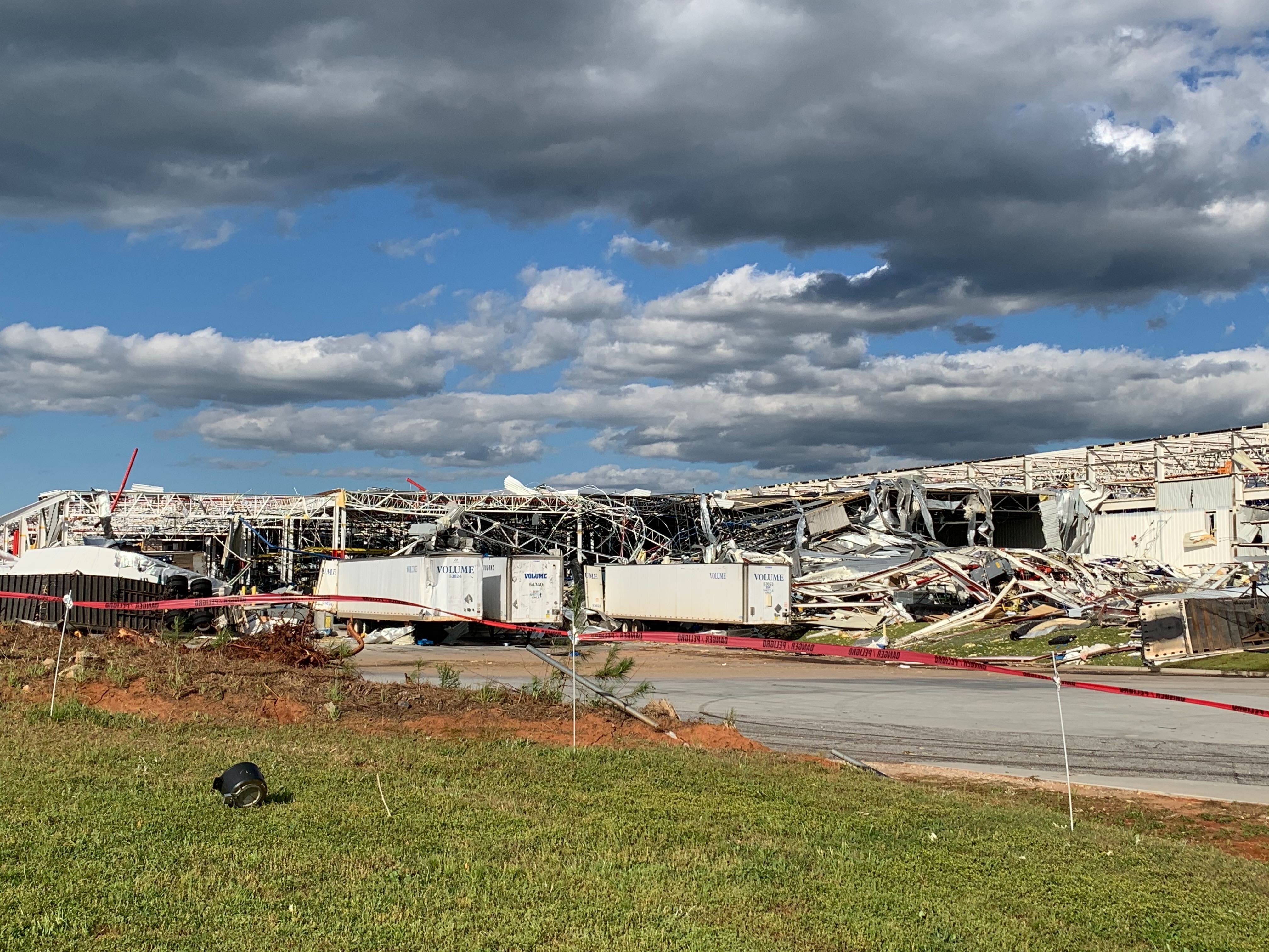 1 dead after EF3 tornado touches down in Seneca, 2 still missing