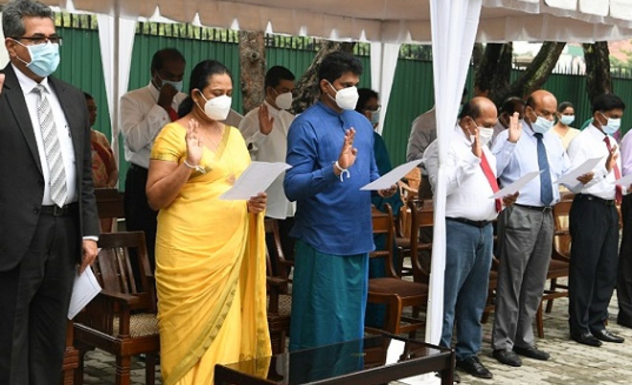 Sri Lankan president orders all state employees to commit to his