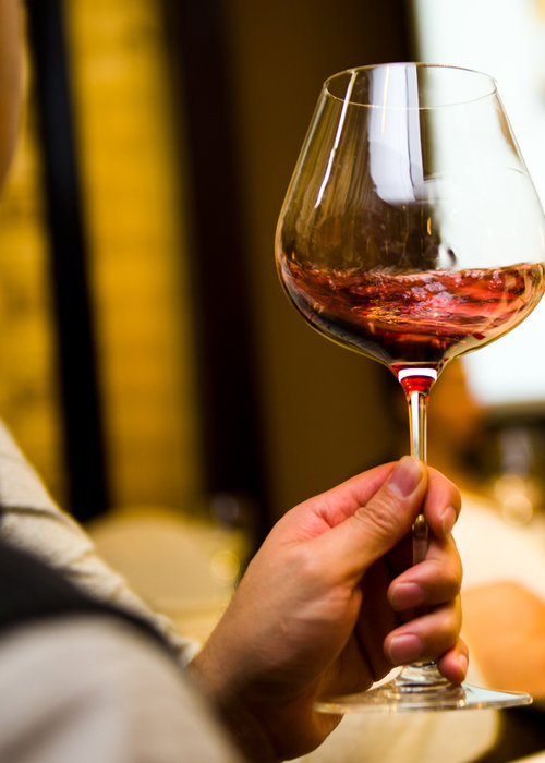 How to Taste Wine Like a Professional From The Vine