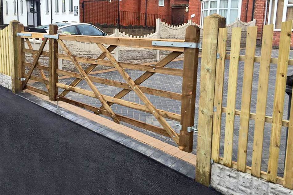 Wulstan Fencing Gallery Stoke on Trent