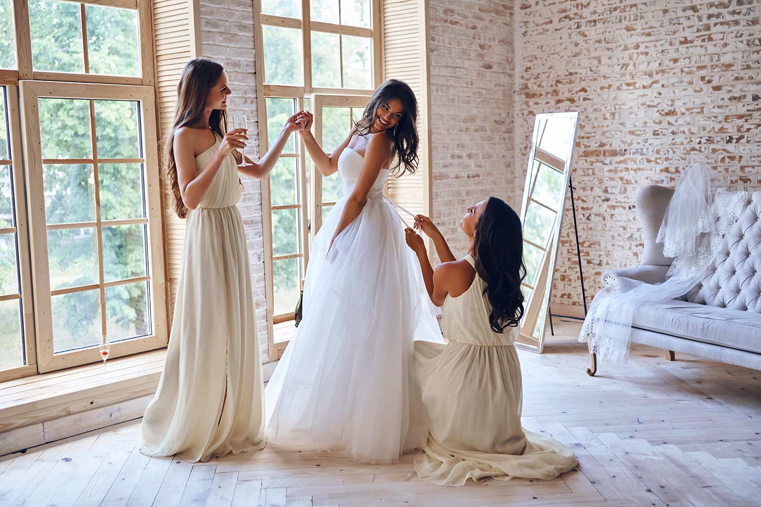 Sie suchen nach einem hochzeitskleid für ihren großen tag? Welche Der 4 Typischen Brautkleid Formen Passt Zu Meiner Figur