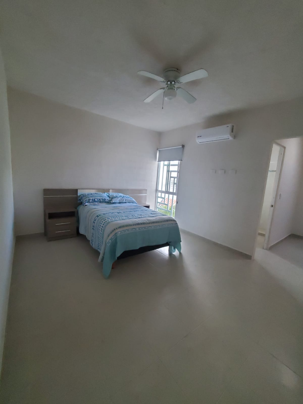 Venta amplia casa PLAYA AZUL (3Rec/3Bañ) 1,500,000 Wviviendas