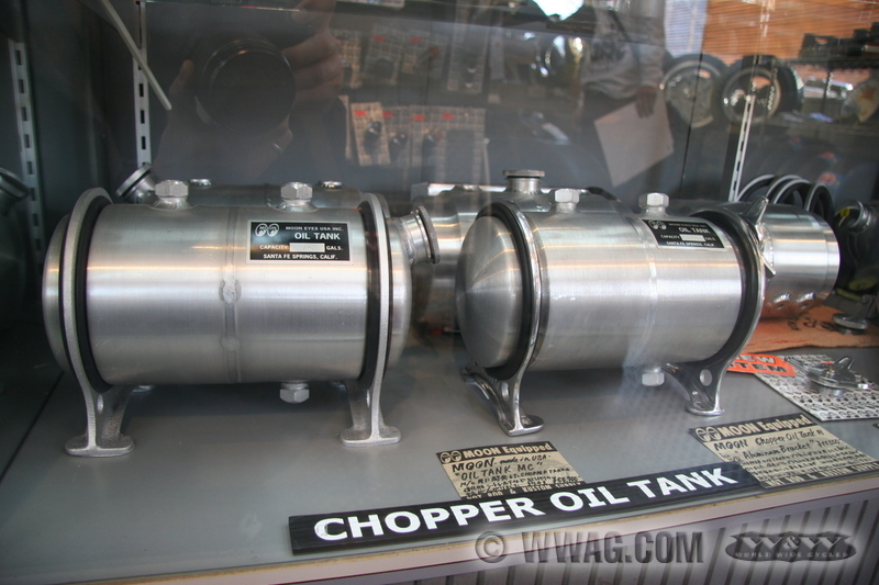 W&W Cycles Oil Tank > Moon Chopper Oil Tanks