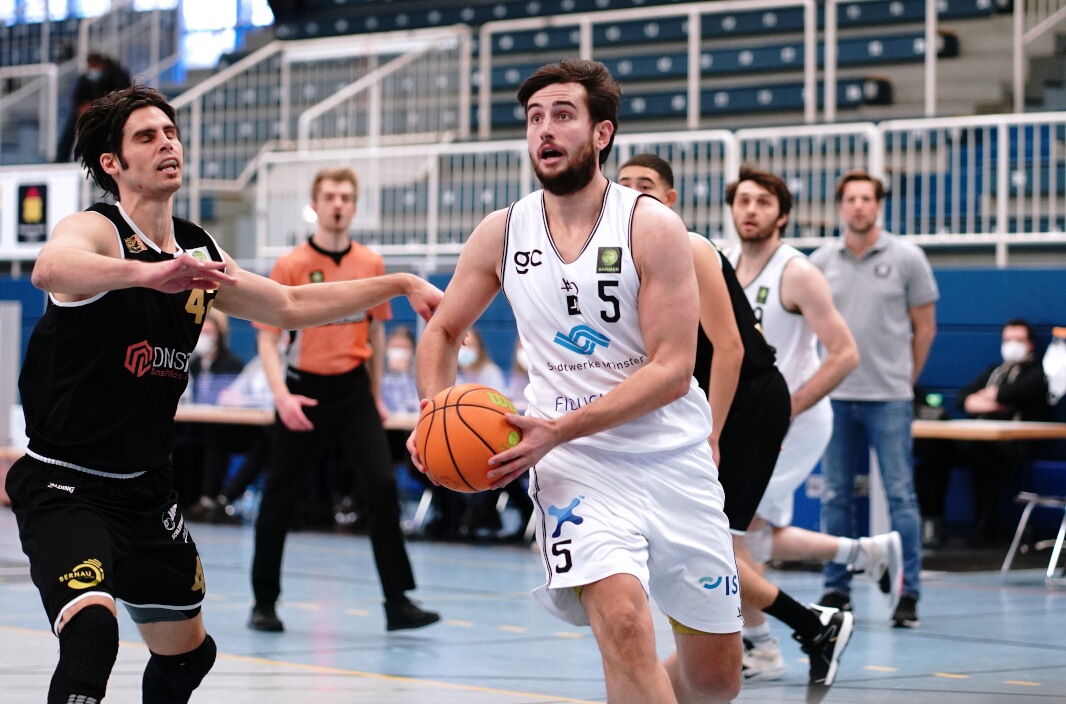 Nächste Herausforderung Schlüsselspiel in Iserlohn WWU Baskets UBC Münster e.V.
