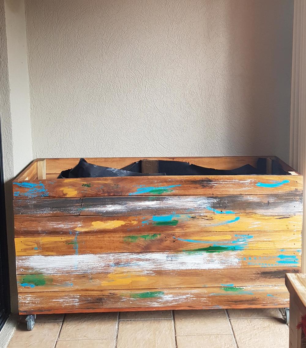 Rustic Painted Planter Box WynnumCentral