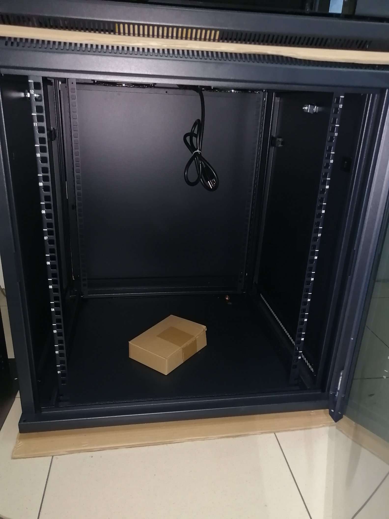 HardRack Wallmount 12U W600 by D600 Glass Door XBSAsia I.T