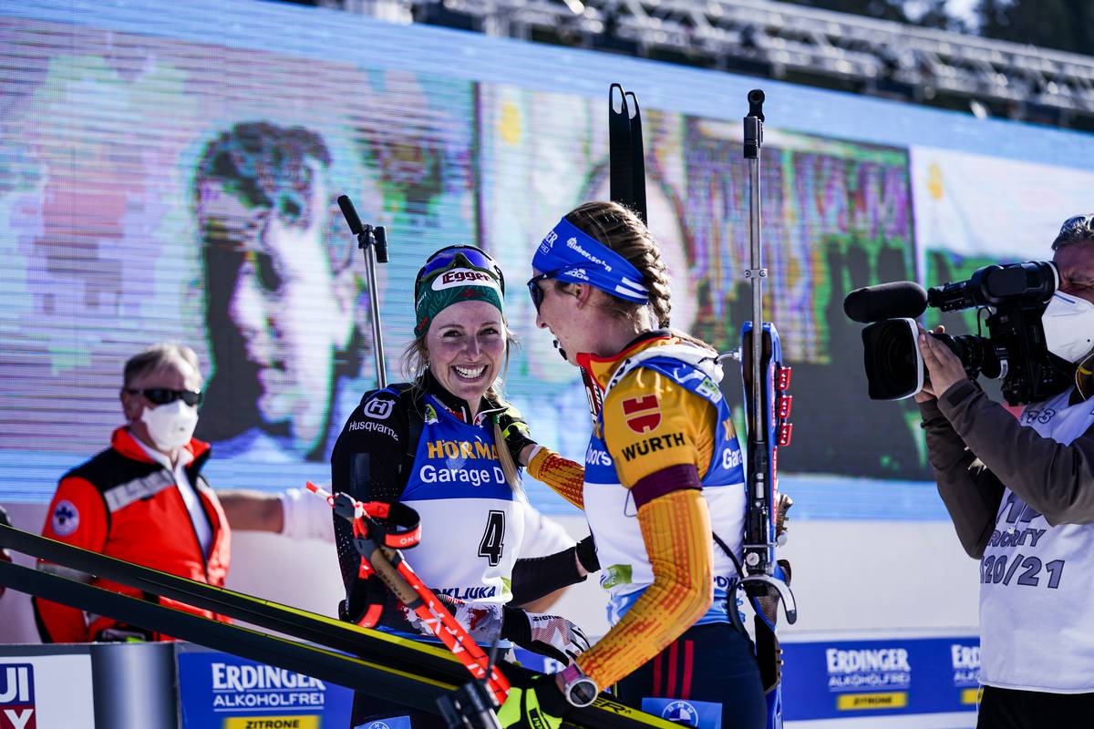 Biathlon WM Pokljuka Lisa Theresa Hauser und Sturla Holm Laegreid sind