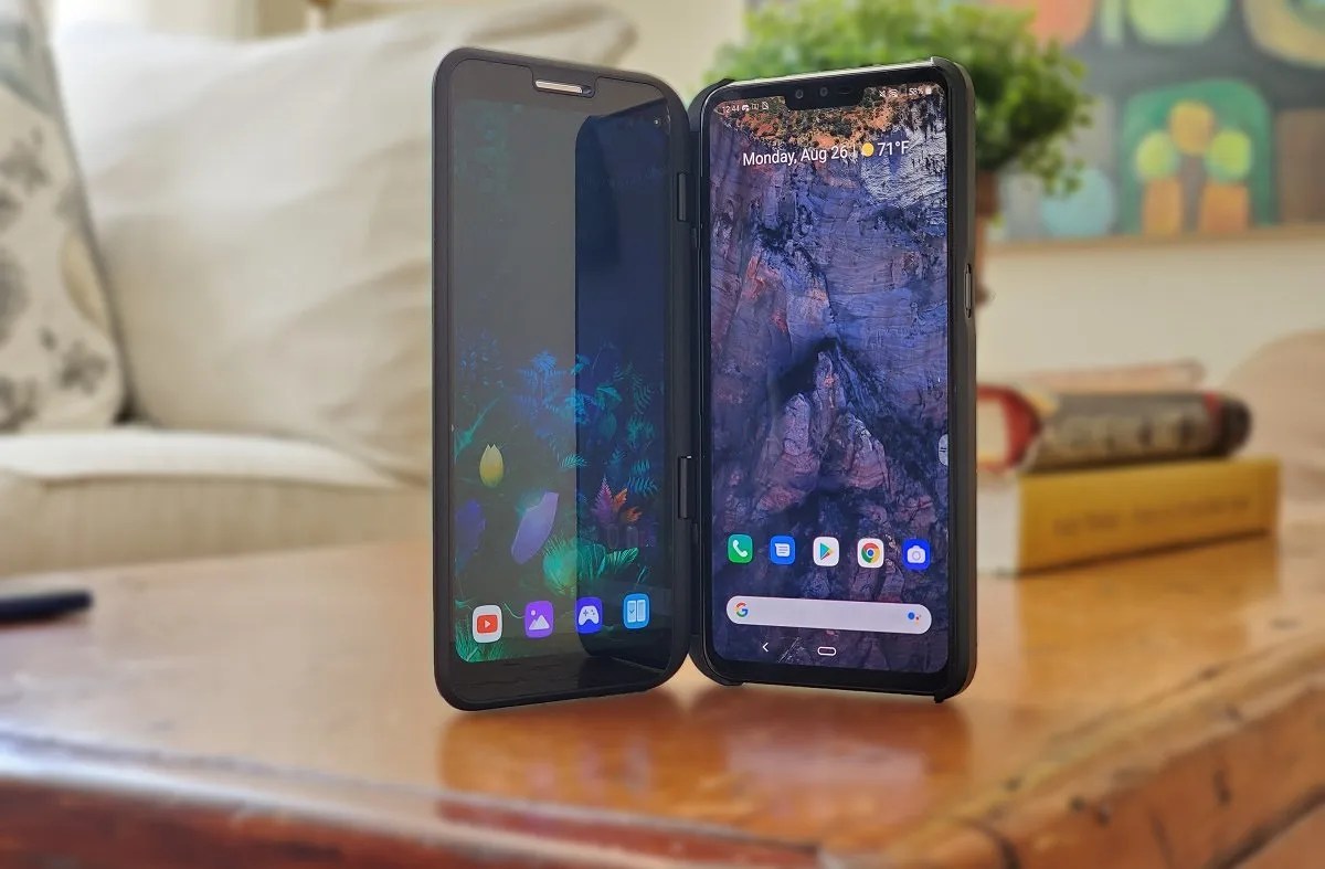 LG V50 Dual Screen Review Amazing for a product that shouldn't exist