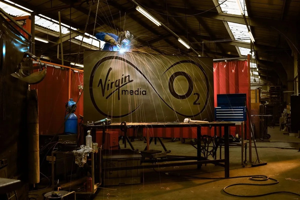 Virgin Mobile and O2 won't introduce roaming charges in the EU