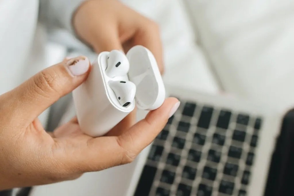 Do Apple AirPods work with Android? How to pair them with a phone? KARKEY