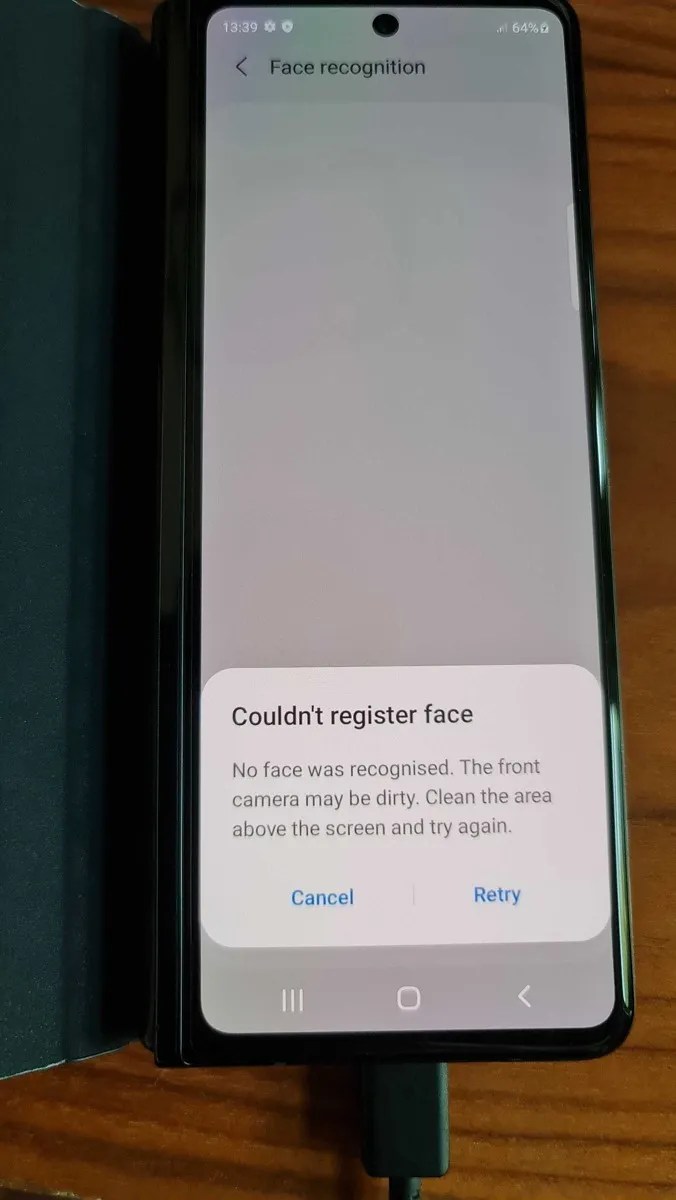 Η Samsung απενεργοποιεί τις κάμερες του Galaxy Z Fold 3 αν