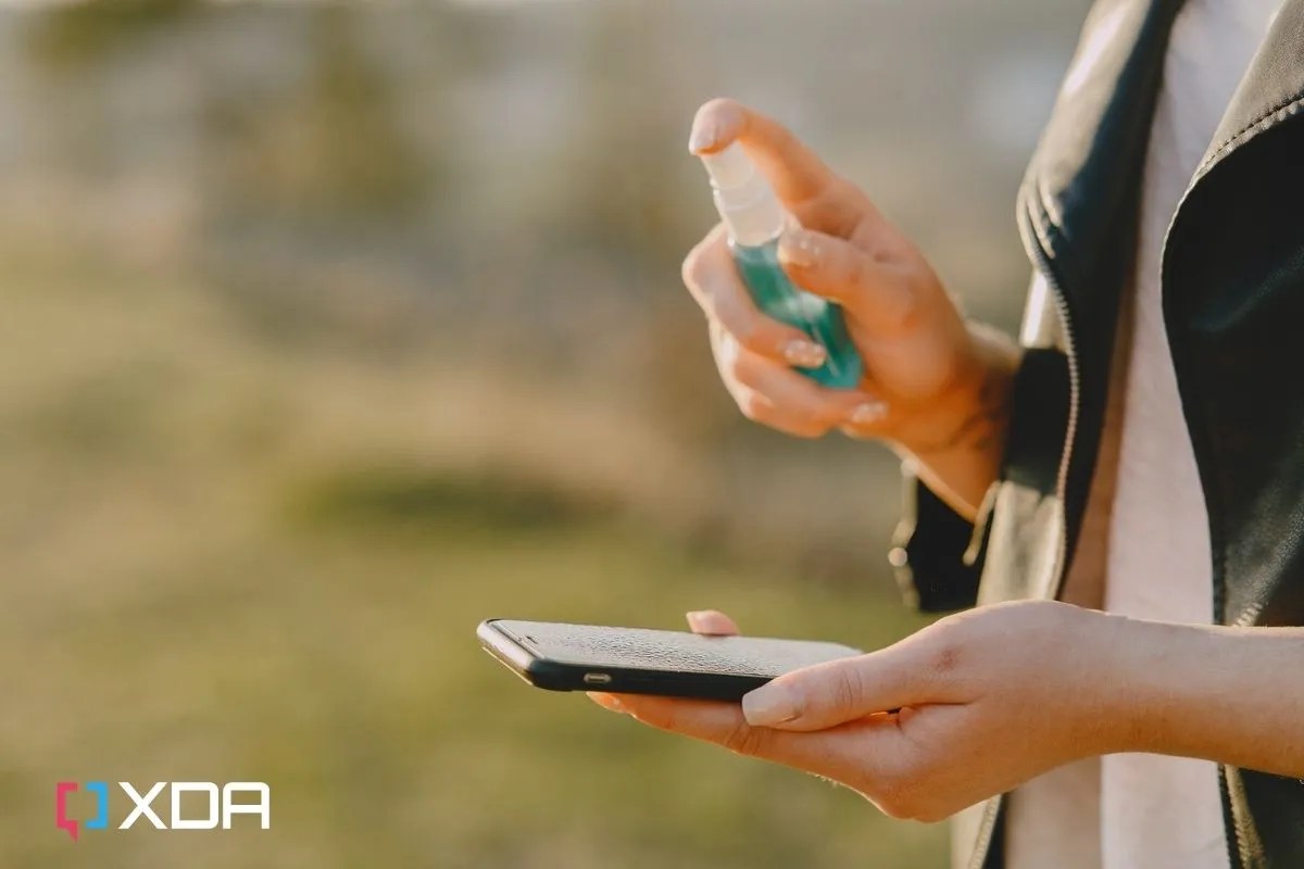 How to clean your phone screen