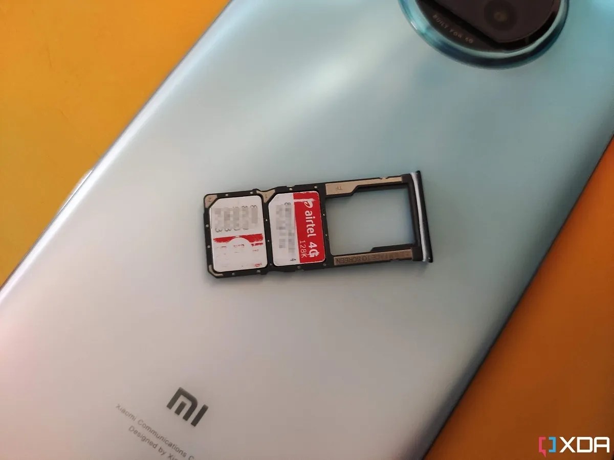 How to insert a SIM card in your Android phone