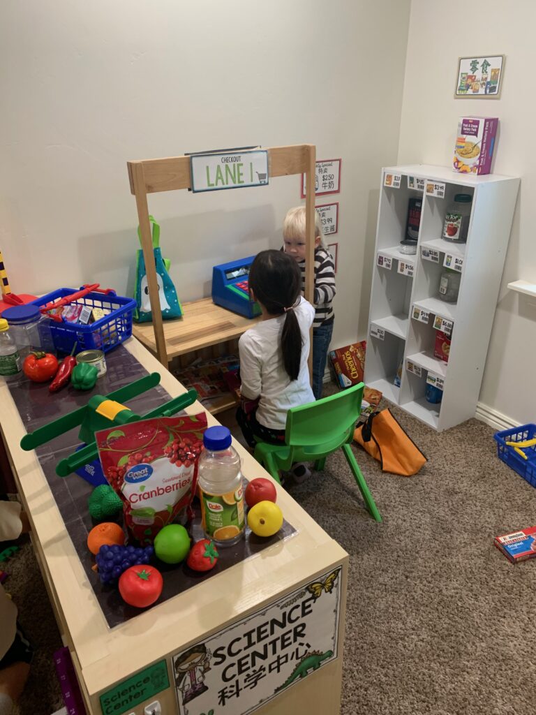 The Benefits of Pretend Play and How to Set Up a Dramatic Play Grocery
