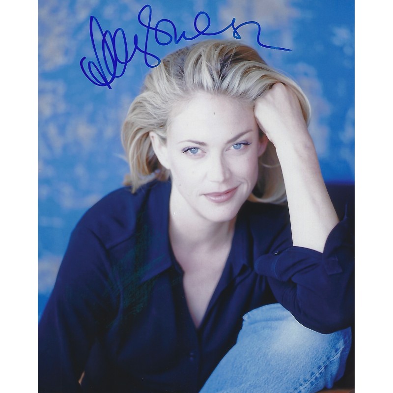 Ally WALKER autograph