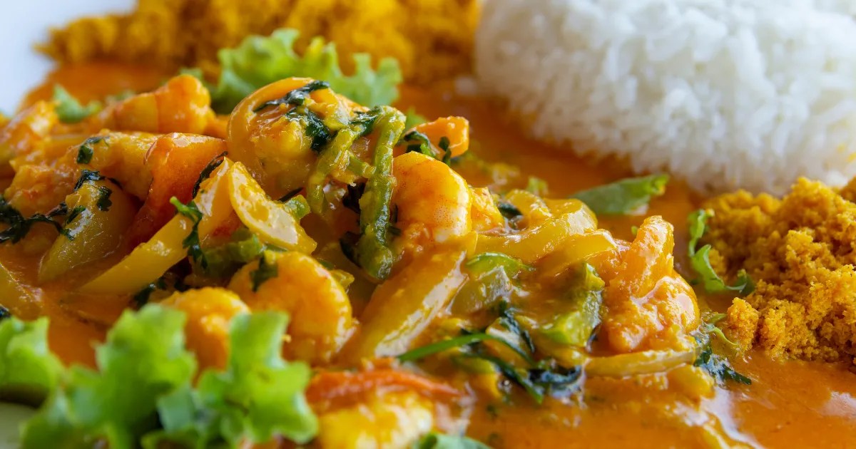 Como Fazer Moqueca de Peixe com Camarão No Forno? Peixes e frutos do