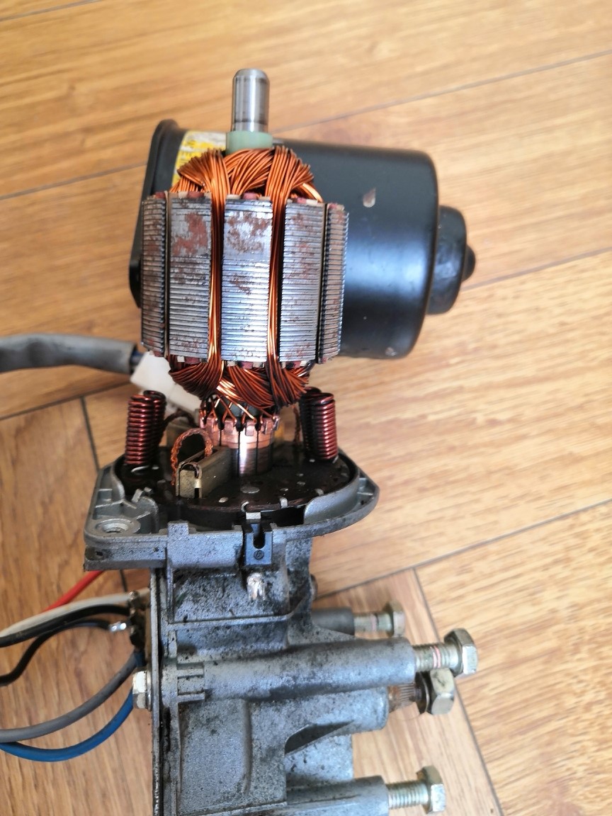 Question Wiper motors ground isolation PROBLEM