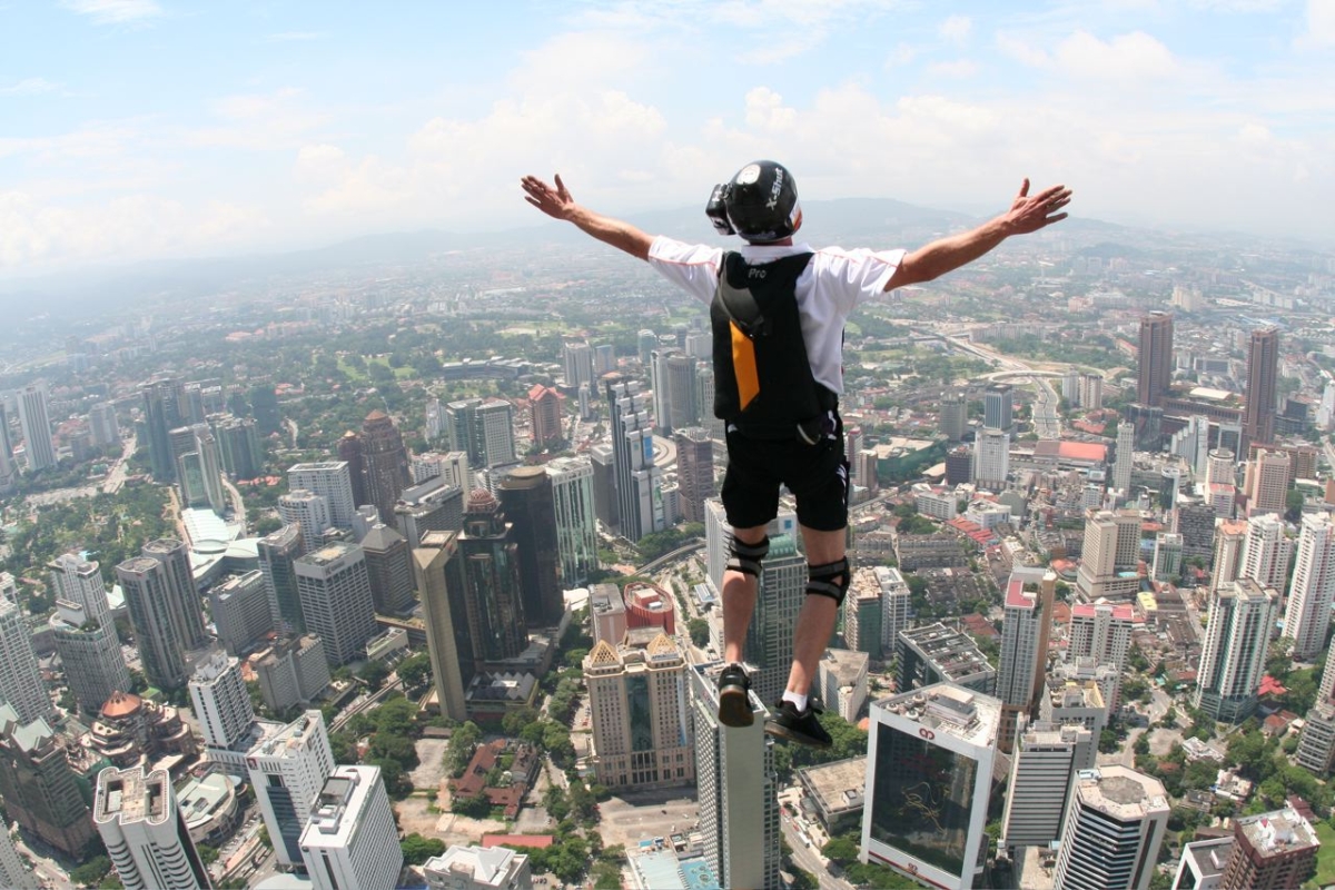 Base Jumping KL Tower Kuala Lumpur Malaysia