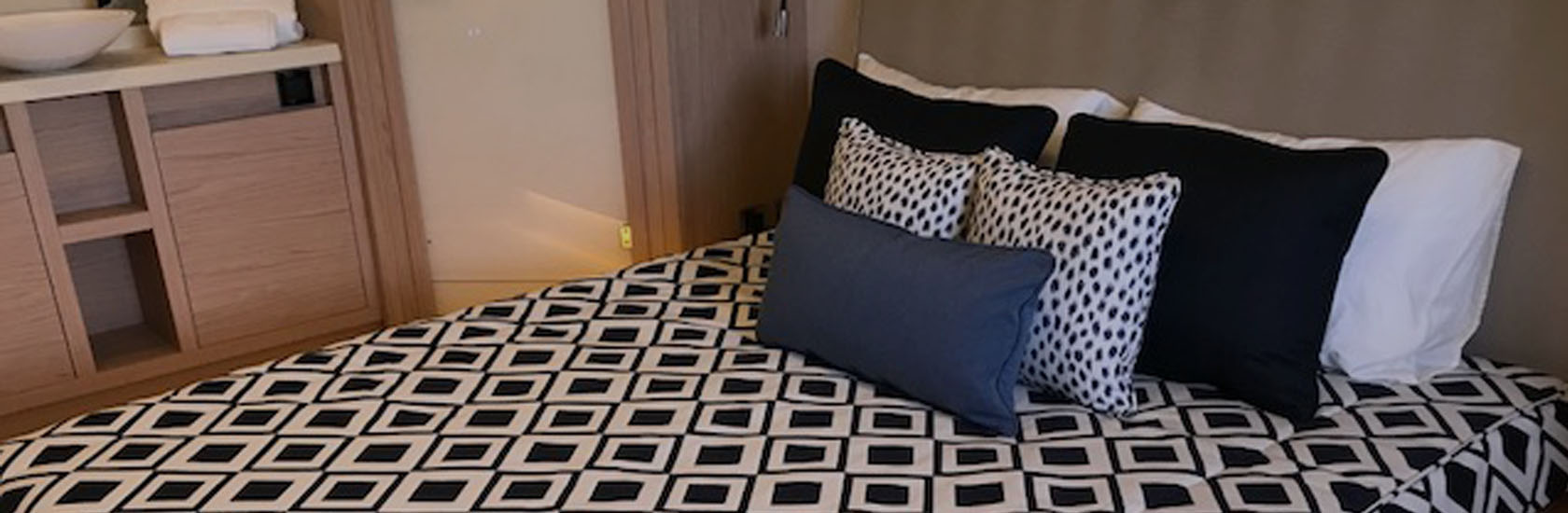 YachtBeddingBlueandWhiteCheckers