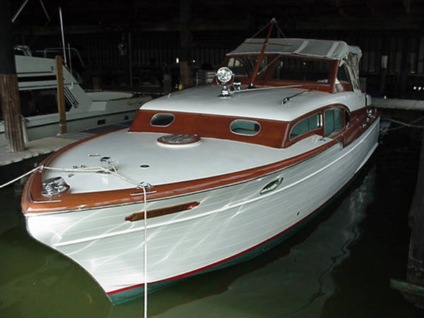 1958 33' chris craft commander Chris Craft Connies, Commanders