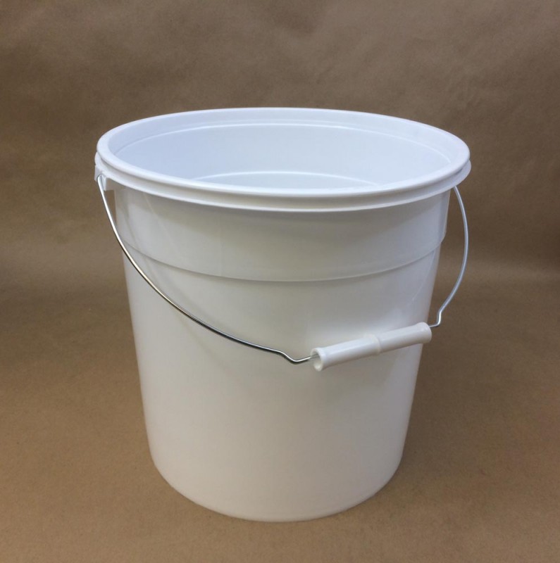 2.5 gallon easy open plastic bucket with handle (PCI20BWHHC) Yankee