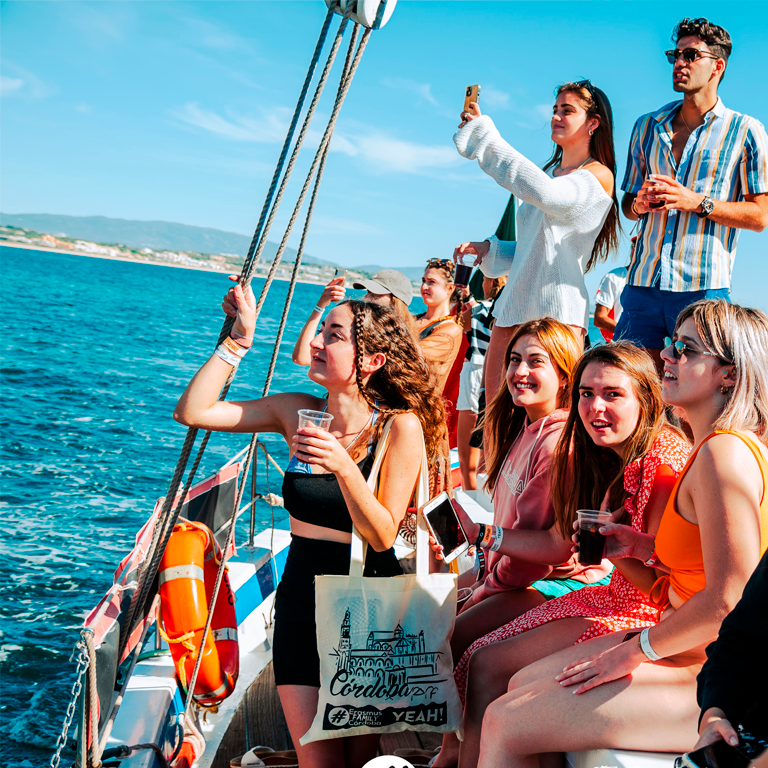 EXTRAS BOAT PARTY ALGARVE 05 OCT 2024 Erasmus Family Yeah Cádiz