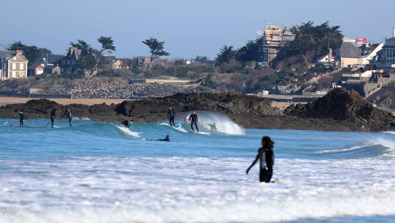 Surf Plage Du Sillon (St Malo), Surf Holidays & Vacations Yeeew!