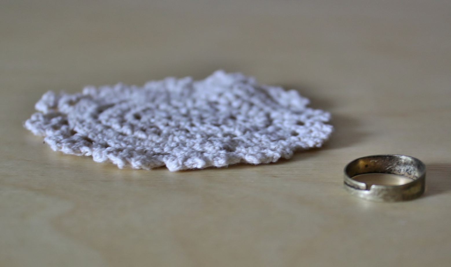 DOILY RINGS yellow spool