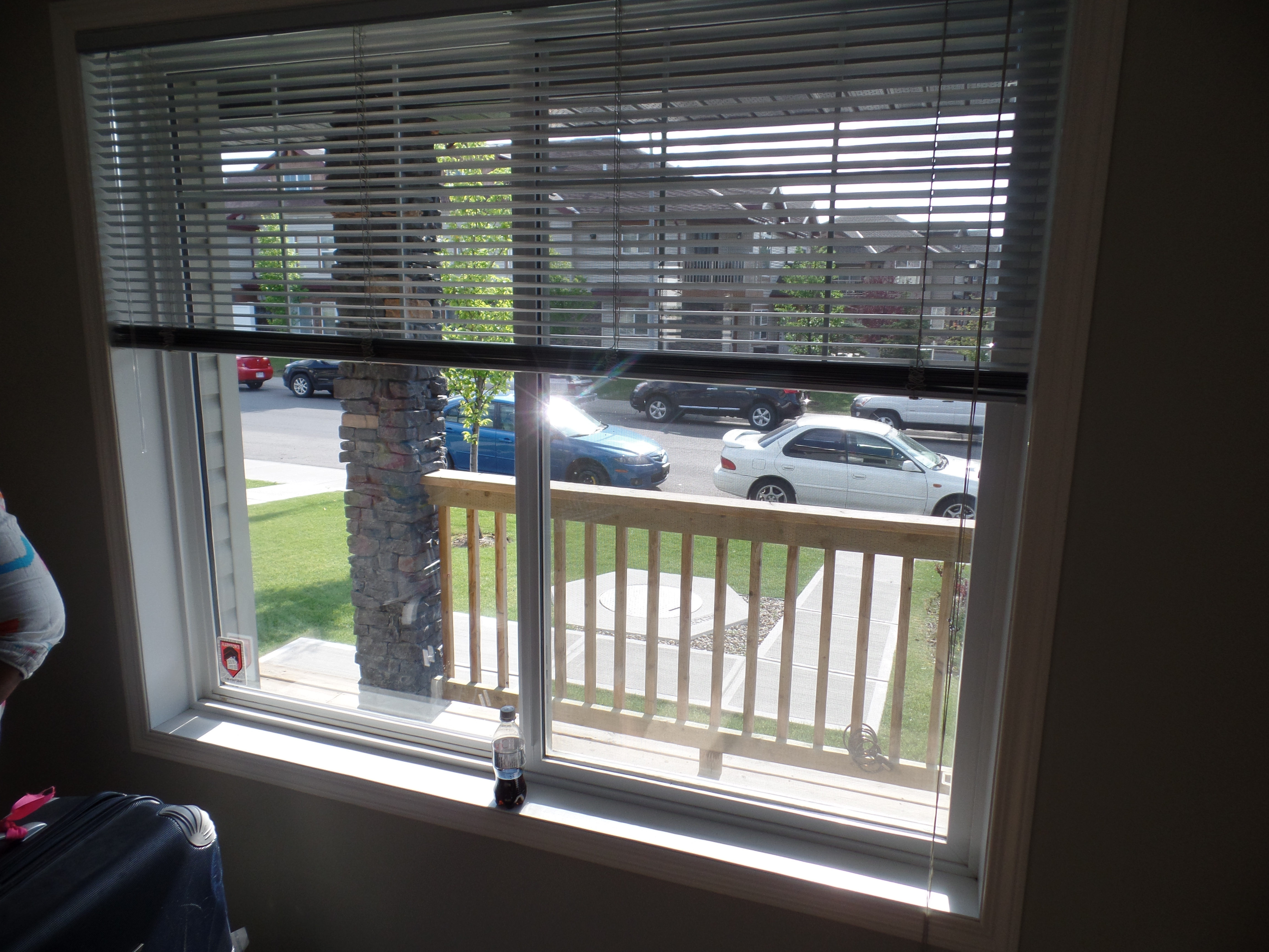 WELL MAINTAINED 3 TOWNHOUSE IN PANORAMA HILLS! YMK Property